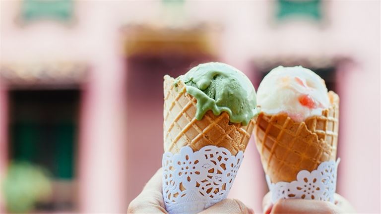 PRICE REDUCED! Franchised Ice Cream Shop in Busy Scottsdale Location