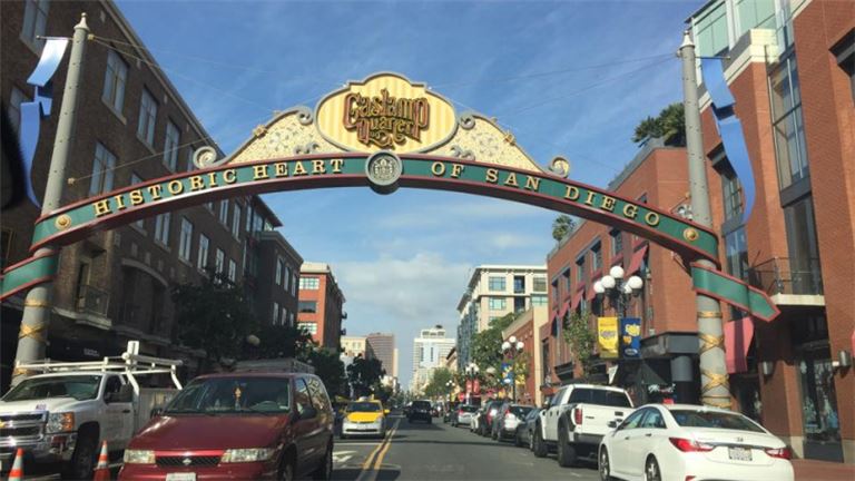 Full Liquor - Bar - Heart of Gaslamp San Diego - Patio