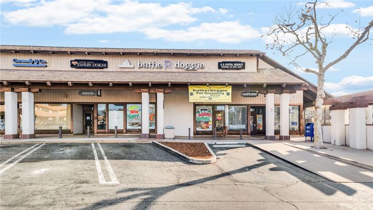 Pet Grooming Store &amp; Supply in Pasadena