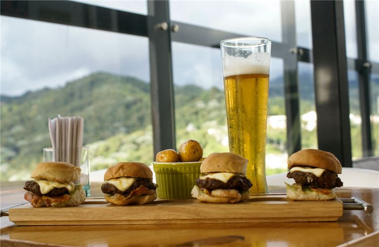 Colorado Grille & Taphouse Restaurant For Sale For Sale in Del Norte