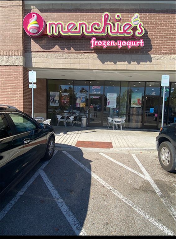 Menchie's Self Service Frozen Yogurt Store For Sale in Memphis