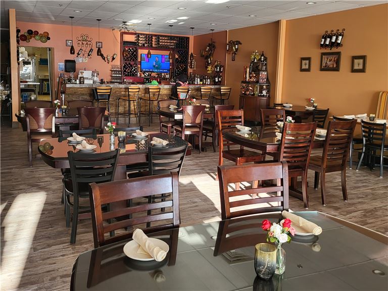 HSCFully Equipped Restaurant For Sale in Onalaska, WI For Sale in