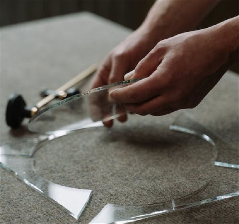 Price Reduced! 77YearOld Glass Business Including Real Estate For