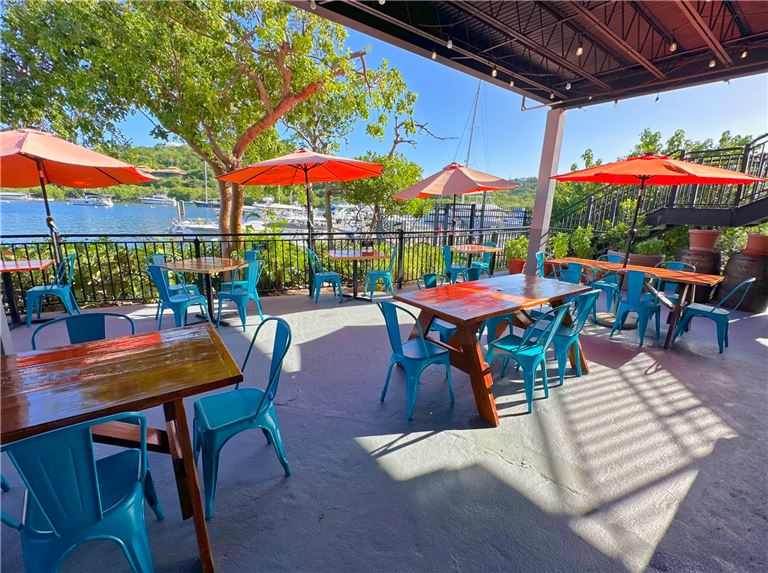 WATERFRONT restaurant in the US Virgin Islands For Sale in St Thomas