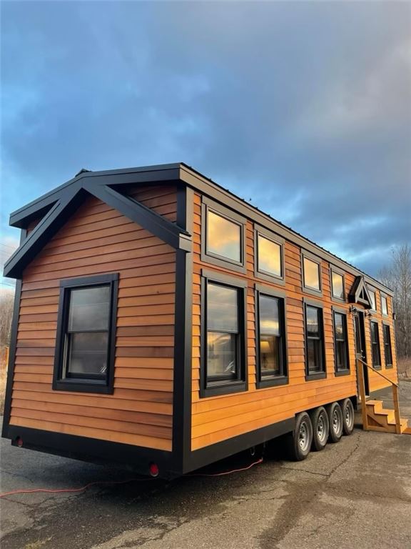 Established Tiny Home Builder in Central Oregon For Sale in Oregon