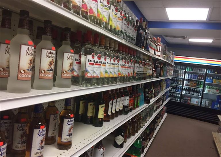 Liq Store, Tobacco, Bar and Kitchen with Property in Baltimore County