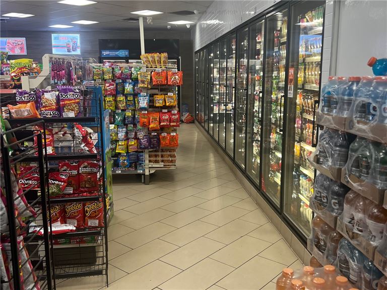 7Eleven Store with Major Brand Gas For Sale in Los Angeles