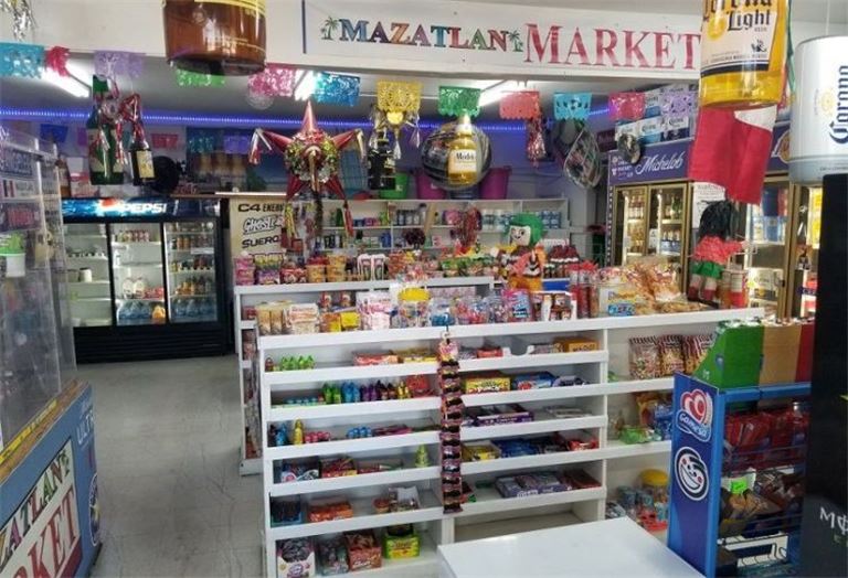 ESTABLISHED SINCE 1946 BEER & WINE MARKET For Sale in Los Angeles