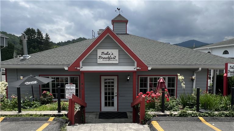 Bella's Breakfast & Lunch - historic downtown Banner Elk | For Sale in