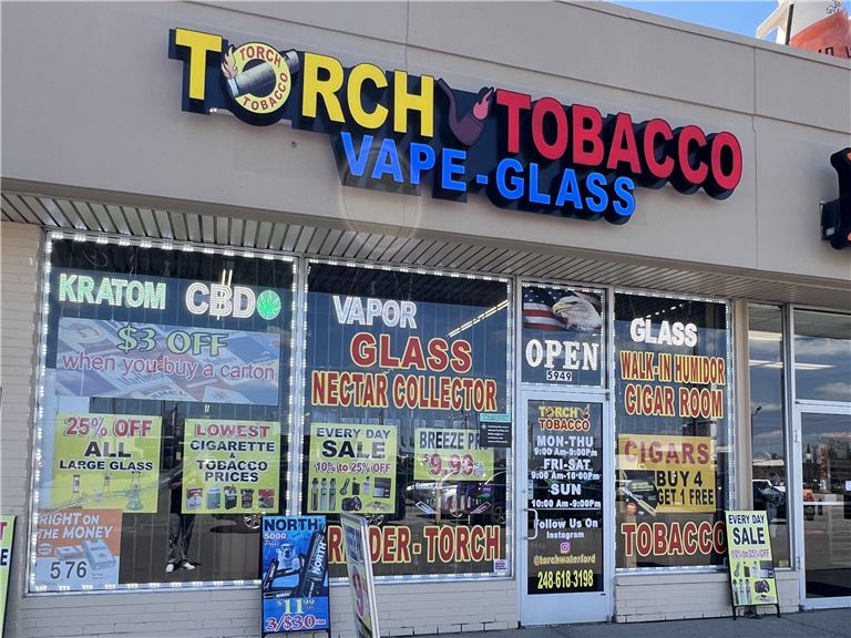 Prime Smoke Shop Opportunity For Sale in Waterford Township, Michigan